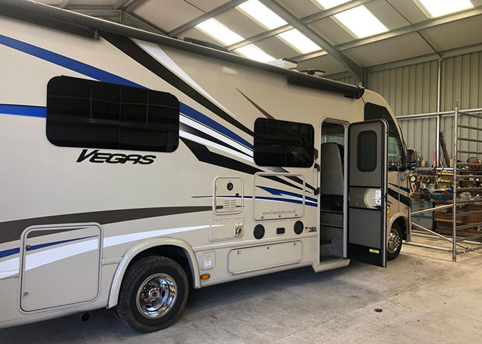 windscreen repairs and replacement